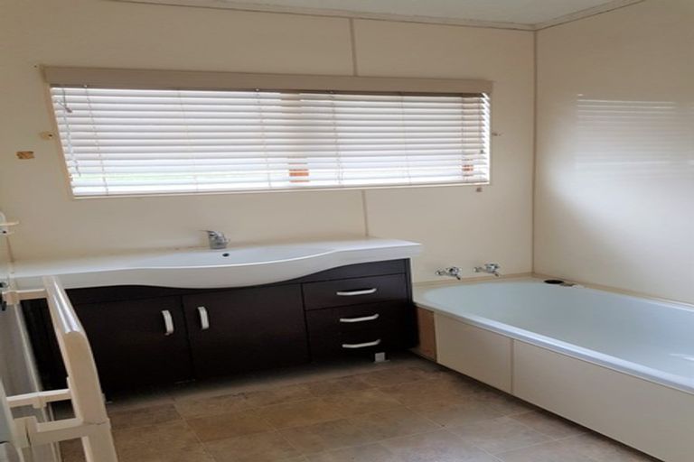 Photo of property in 2/94 John Downs Drive, Browns Bay, Auckland, 0630