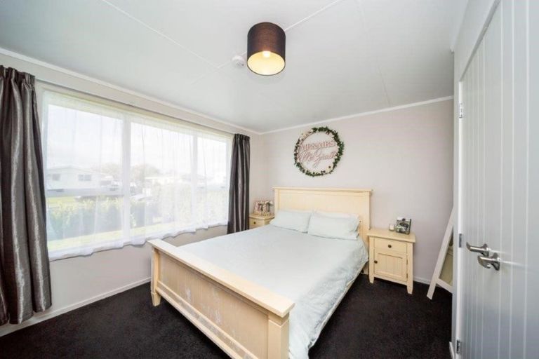 Photo of property in 33 Kamahi Avenue, Hawera, 4610