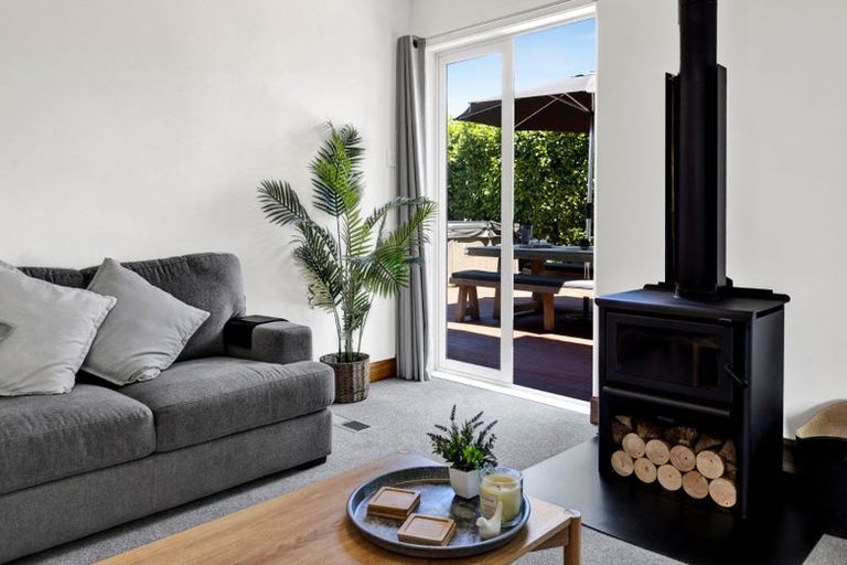 Photo of property in 44 Upjohn Street, Brooklands, New Plymouth, 4310