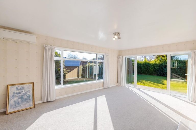 Photo of property in 27 Bourne Crescent, Papanui, Christchurch, 8053