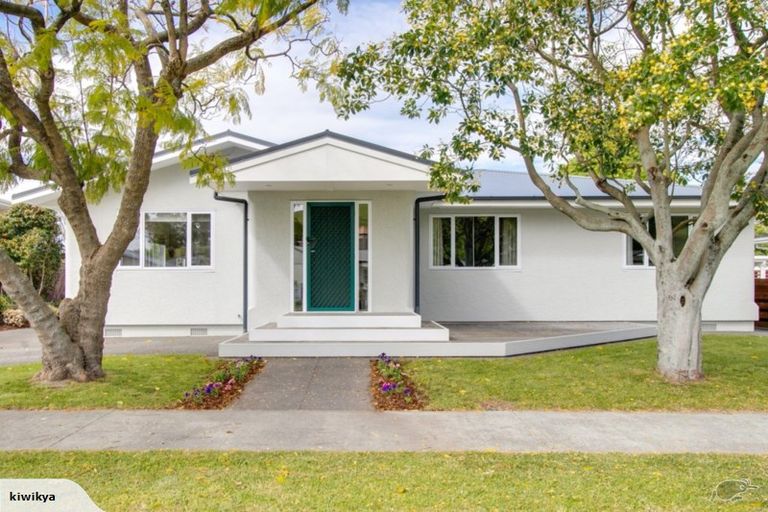 Photo of property in 18 Golding Road, Taradale, Napier, 4112