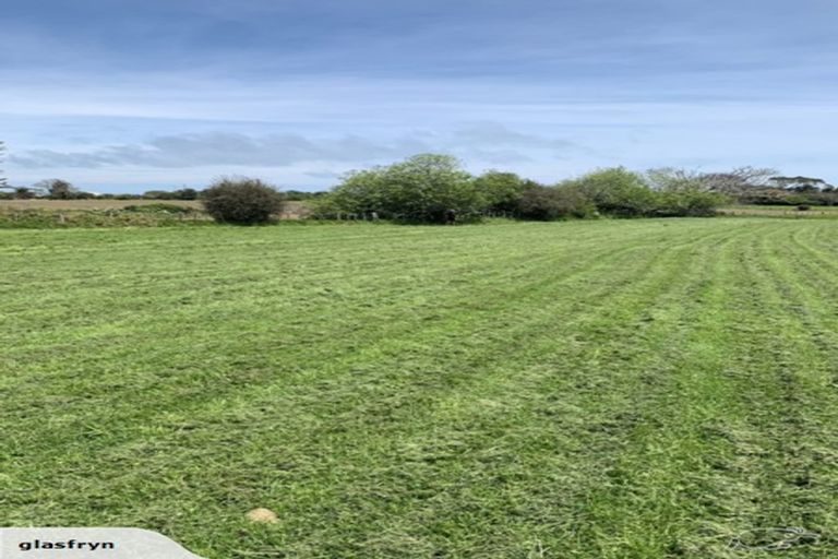 Photo of property in 17 Rawinia Place, Te Kaha, 3199