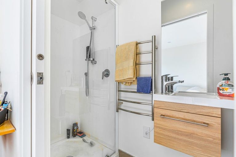 Photo of property in 2/12 Tawa Road, Te Atatu Peninsula, Auckland, 0610