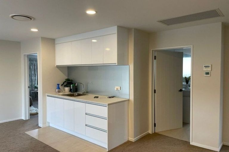 Photo of property in 3 Carrickdawson Drive, Flat Bush, Auckland, 2019