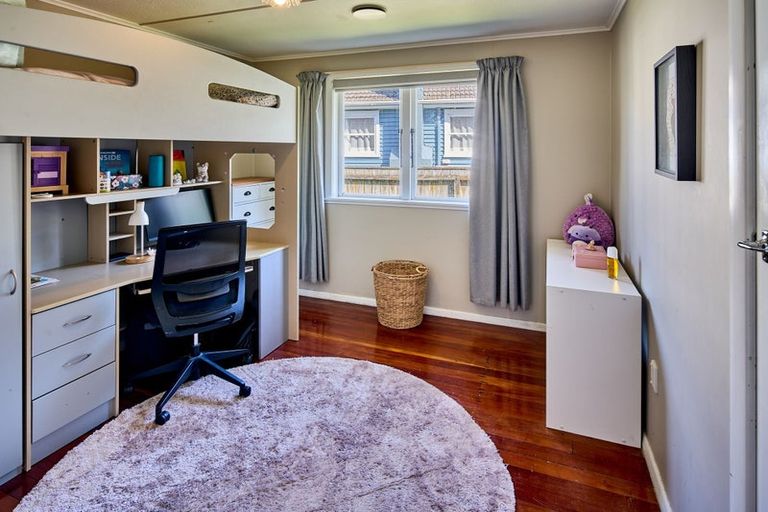 Photo of property in 316 Main Road, Tawa, Wellington, 5028