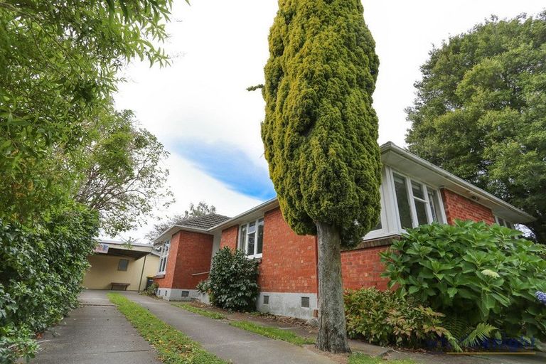 Photo of property in 28 Hillary Crescent, Upper Riccarton, Christchurch, 8041