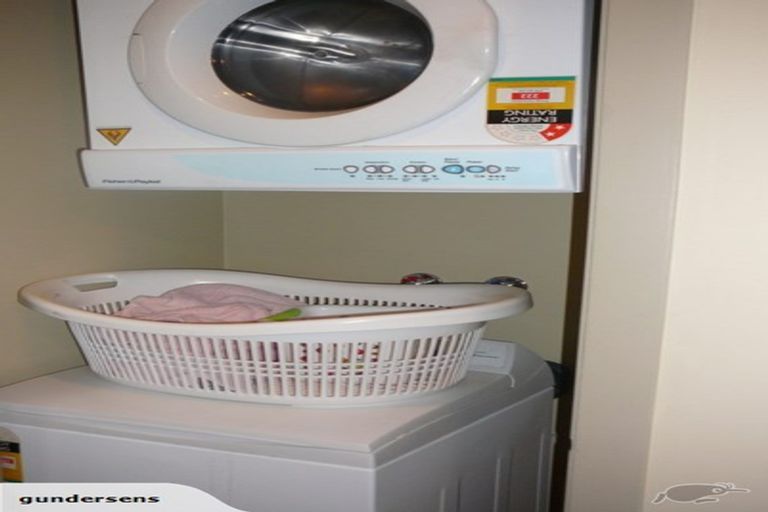 Photo of property in 2/45 Childers Terrace, Kilbirnie, Wellington, 6022