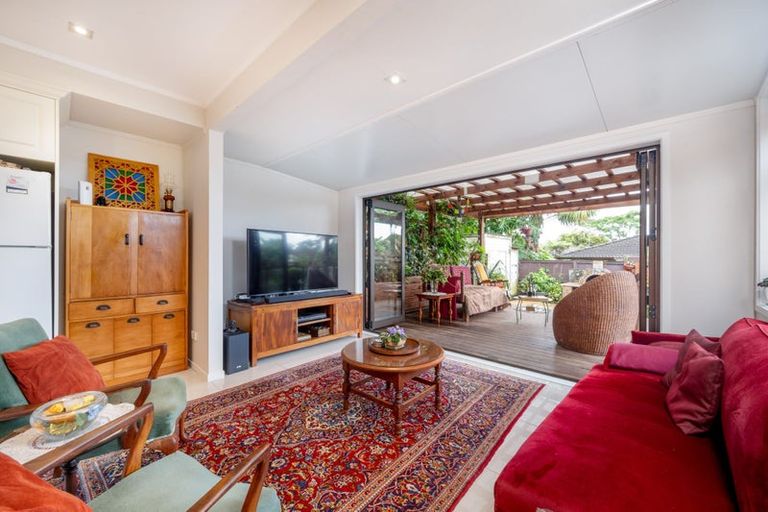 Photo of property in 10 Padfield Place, Sunnyhills, Auckland, 2010