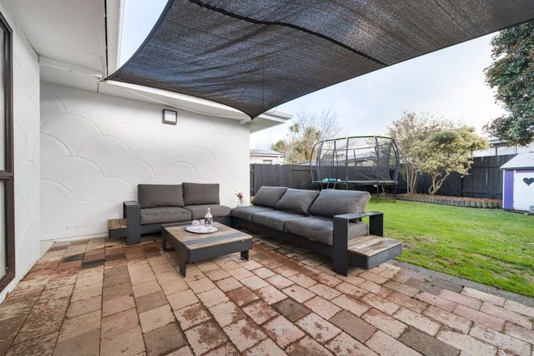 Photo of property in 21 Lyndale Place, Kelvin Grove, Palmerston North, 4414