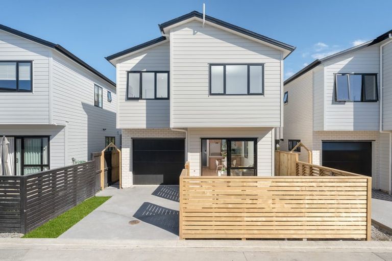 Photo of property in 13 Octans Road, Westgate, 0814