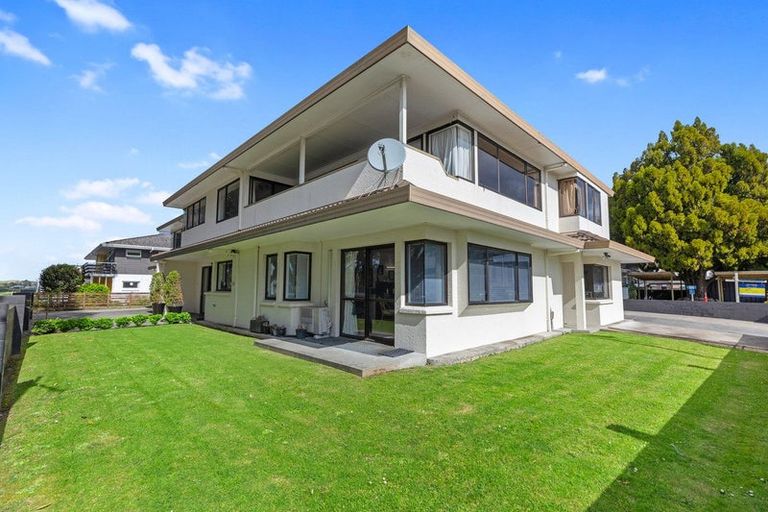 Photo of property in 2/182 Devonport Road, Tauranga, 3110