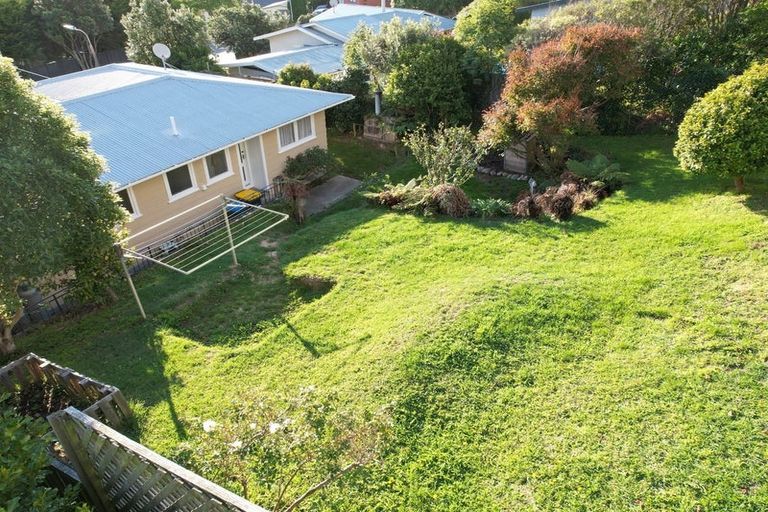 Photo of property in 3 Cleat Street, Whitby, Porirua, 5024