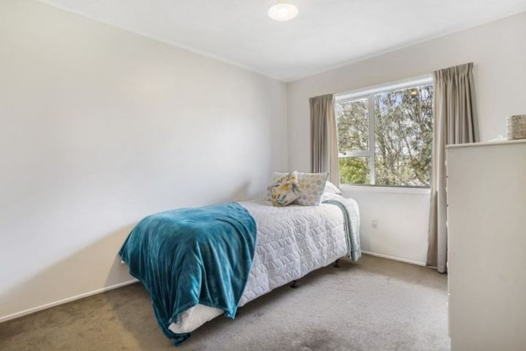 Photo of property in 1/56 Knightsbridge Drive, Forrest Hill, Auckland, 0620