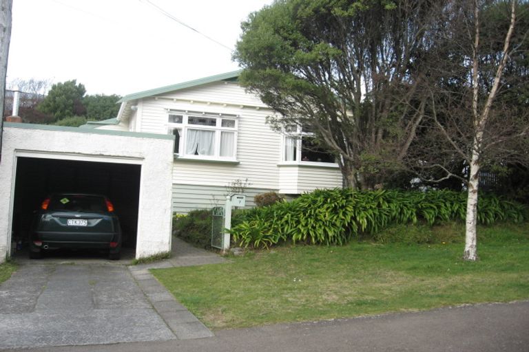 Photo of property in 7 Burrows Avenue, Karori, Wellington, 6012
