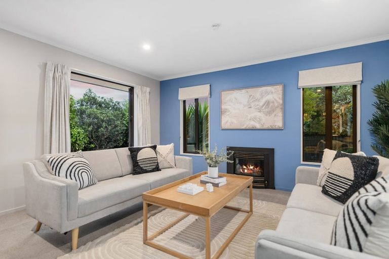 Photo of property in 1 Castleview Lane, Heathcote Valley, Christchurch, 8022