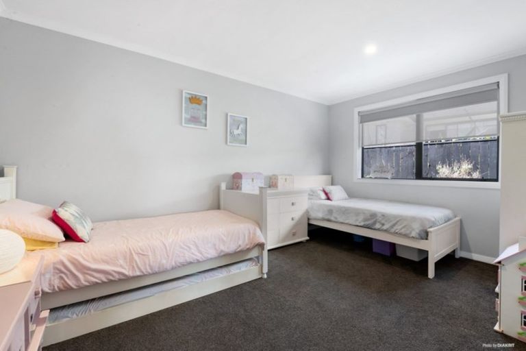 Photo of property in 16 Boocock Crescent, Orewa, 0931