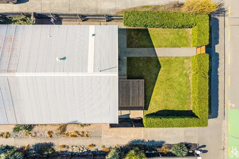 Photo of property in 1/42 Northcote Road, Northcote, Christchurch, 8052