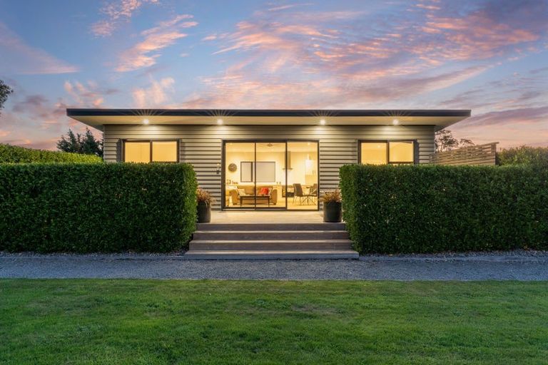 Photo of property in 9 Campbell Drive, Martinborough, 5711