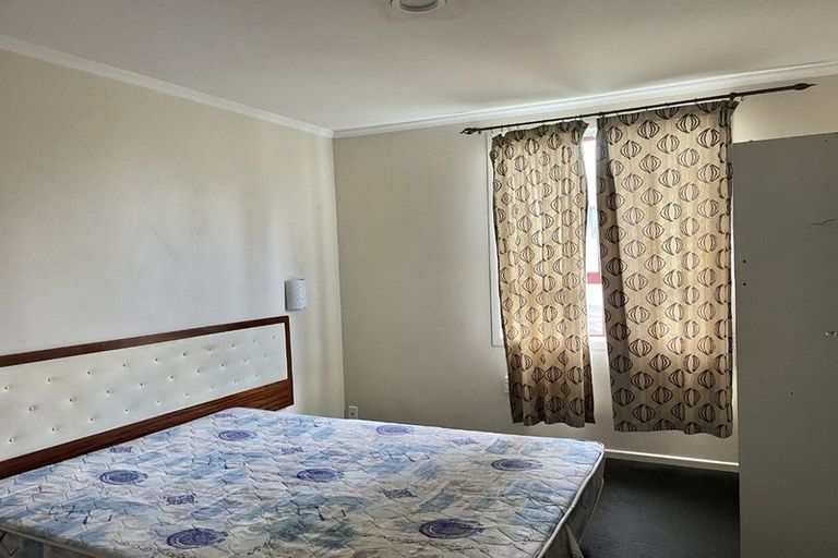 Photo of property in 38 Tudor Road, Henderson, Auckland, 0610