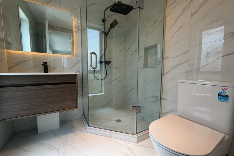 Photo of property in 5 Raphael Place, West Harbour, Auckland, 0618