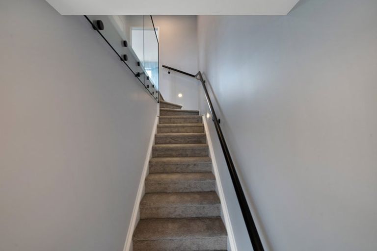 Photo of property in 6c Athena Drive, Totara Vale, Auckland, 0629