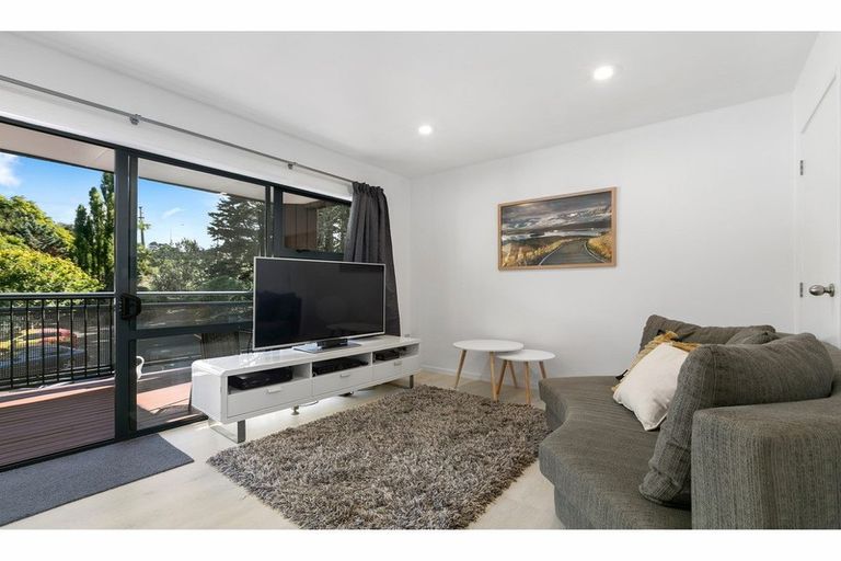 Photo of property in 13/3 The Avenue, Albany, Auckland, 0632