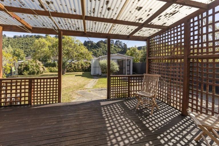 Photo of property in 51 Compton Crescent, Taita, Lower Hutt, 5011