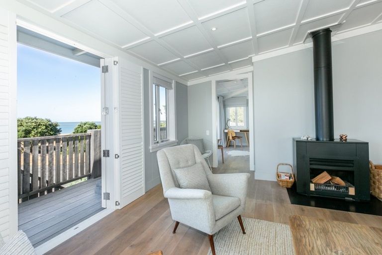 Photo of property in 313 Clifton Road, Te Awanga, 4102