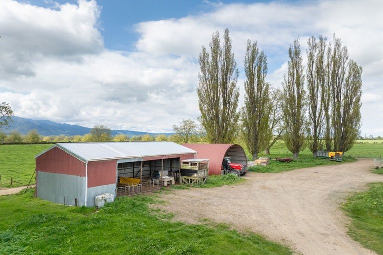Photo of property in 131 School Road, Te Horo, Otaki, 5582