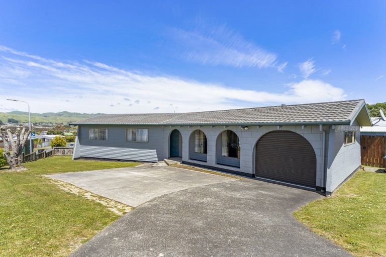 Photo of property in 62 Desert Gold Street, Ascot Park, Porirua, 5024