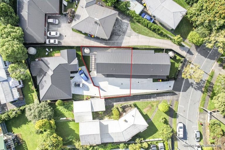 Photo of property in 2/12 Liston Crescent, Hillcrest, Hamilton, 3216