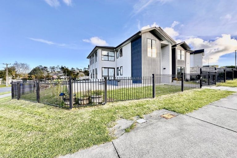Photo of property in 84 Mettam Drive, Swanson, Auckland, 0614
