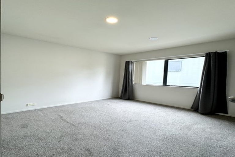 Photo of property in 6 Sun Place, Henderson, Auckland, 0612