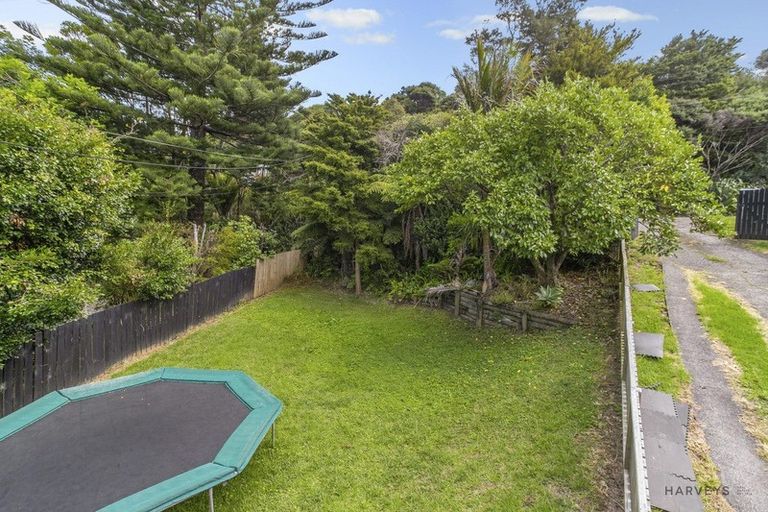 Photo of property in 8 Kauri Point Road, Laingholm, Auckland, 0604