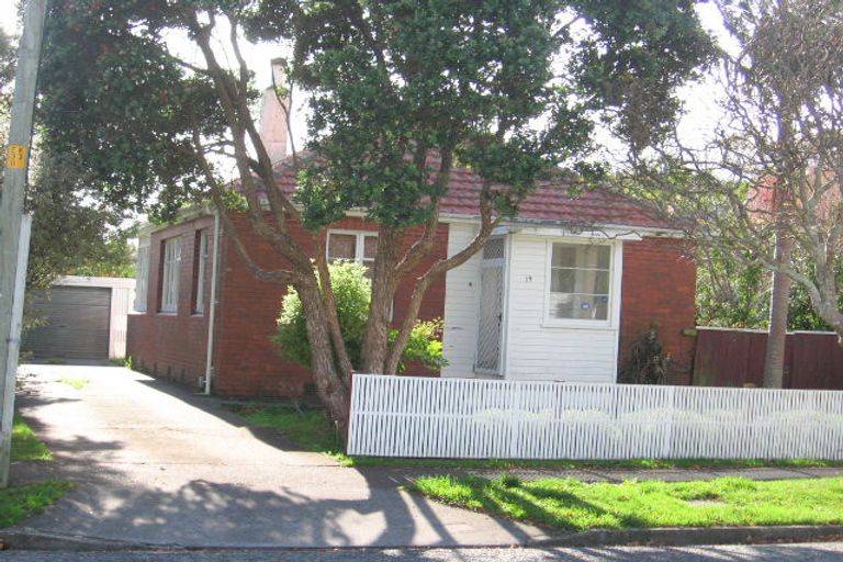 Photo of property in 19 Rumgay Street, Fairfield, Lower Hutt, 5011