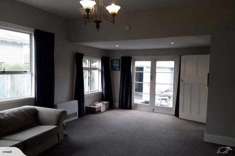 Photo of property in 240 Geraldine Street, Edgeware, Christchurch, 8013