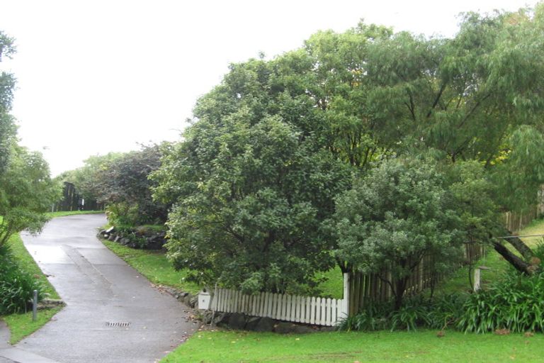 Photo of property in 8 Addis Place, Shelly Park, Auckland, 2014