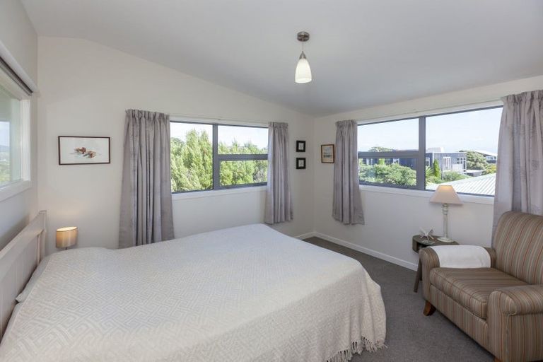 Photo of property in 5 Newry Road, Raumati Beach, Paraparaumu, 5032