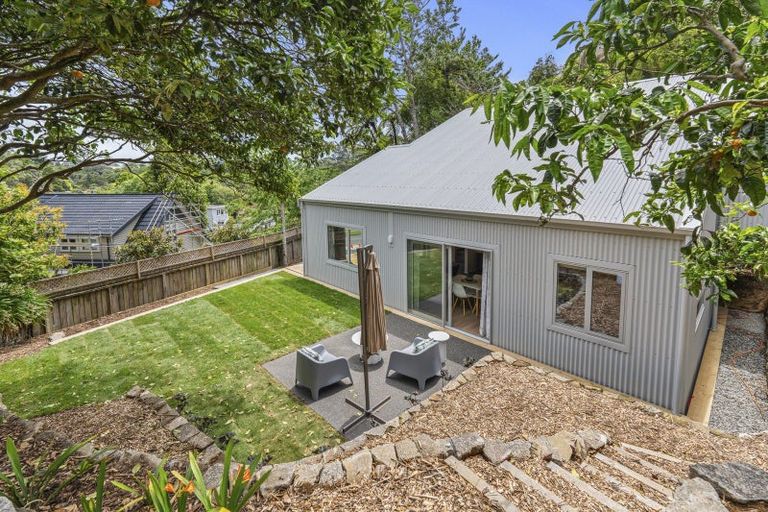Photo of property in 5 Awanui Street, Merrilands, New Plymouth, 4312