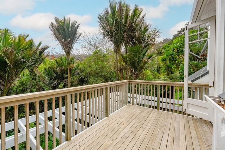 Photo of property in 209 Motutara Road, Muriwai, Waimauku, 0881