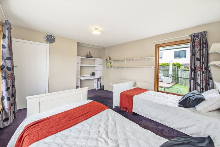 Photo of property in 2/17 Cunningham Place, Halswell, Christchurch, 8025