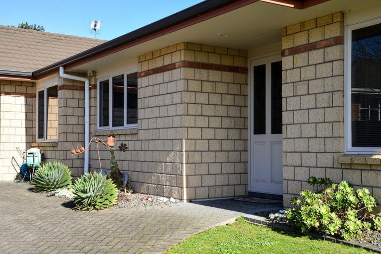 Photo of property in 12 Everton Place, Grandview Heights, Hamilton, 3200