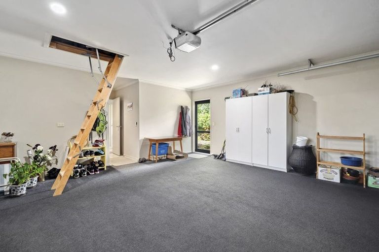 Photo of property in 56 Aquarius Drive, Kawaha Point, Rotorua, 3010