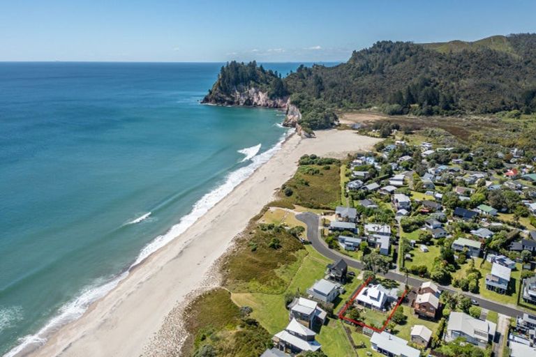 Photo of property in 15 Moray Place, Whiritoa, Whangamata, 3691