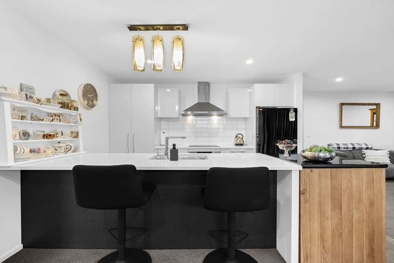 Photo of property in 2 Lochside Lane, Pokeno, 2402