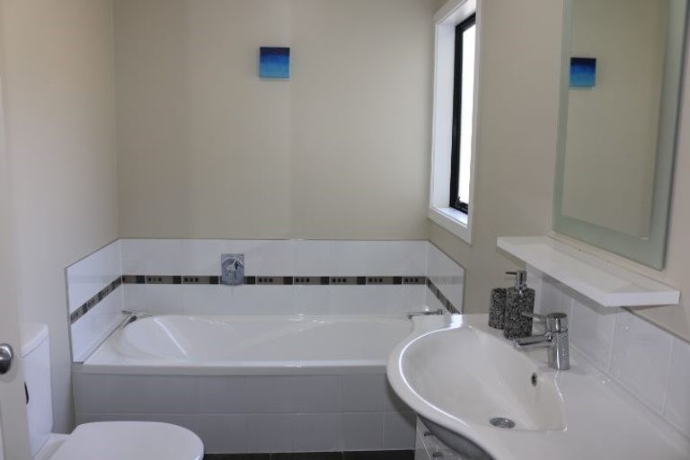 Photo of property in 65a Rosalie Terrace, Kelvin Grove, Palmerston North, 4414