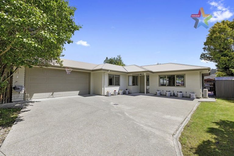 Photo of property in 46a Montgomery Street, Stokes Valley, Lower Hutt, 5019