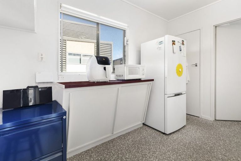 Photo of property in Mahora Court Flats, 25 Mahora Street, Kilbirnie, Wellington, 6022