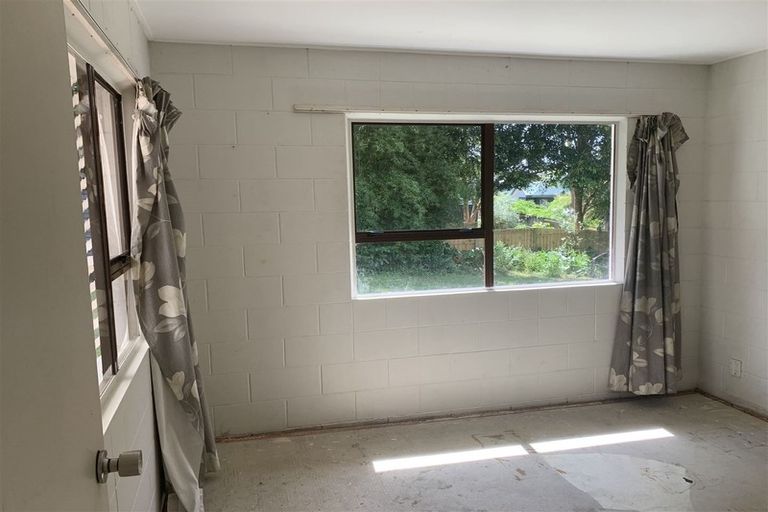 Photo of property in 2/2 Flavia Close, Torbay, Auckland, 0630