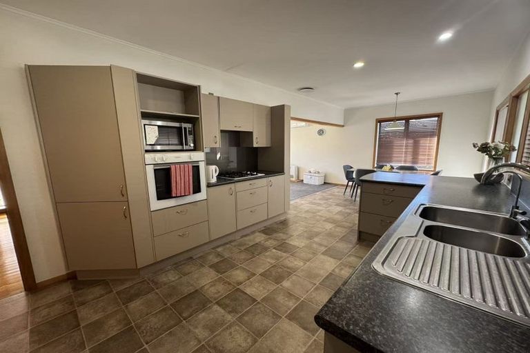 Photo of property in 22 Vardon Road, St Andrews, Hamilton, 3200